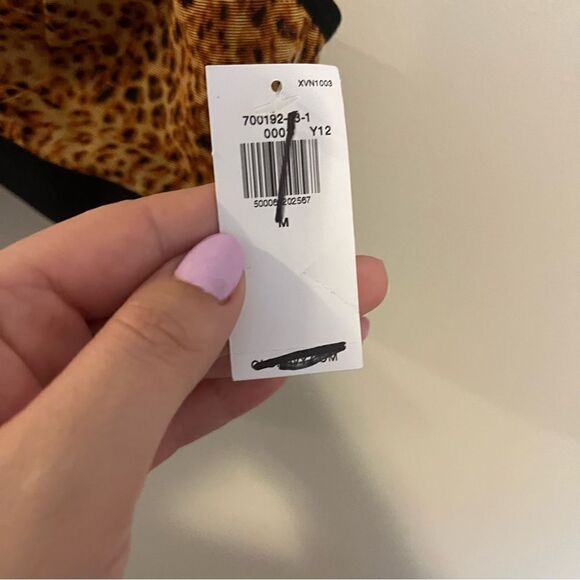 Old Navy | Mesh V-Neck Bralette Top - Picture 11 of 13